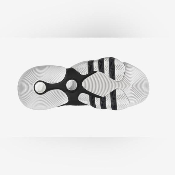 NEW adidas Trae Young 2.0 Basketball Shoes - Picture 4 of 7